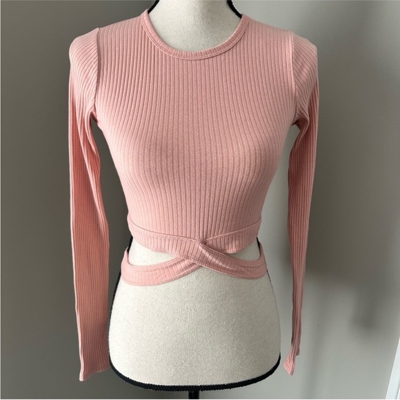 Hollister Ribbed Toe Back Criss Cross Crop Top - Picture 1 of 4